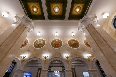 Moskova, Rusya - 24 Ocak 2022: Moskova, Rusya 'daki çeşitli Sovyet cumhuriyetleriyle ilgili dekorasyonlarla birlikte Kuzey Nehri Terminali. Terminal 1937 'de inşa edildi..