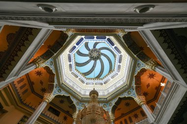 Moskova, Rusya - 22 Ocak 2022: Moskova, Rusya 'daki katedral camii. İslam dini mimarisi. Cami minaresi. Moskova mimari simgesi, anıt. Güzel Moskova Katedrali Camii.