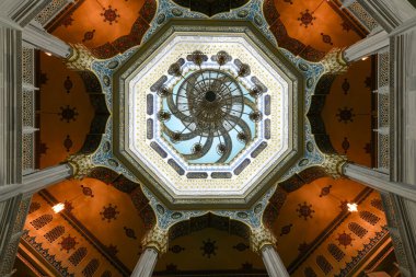 Moskova, Rusya - 22 Ocak 2022: Moskova, Rusya 'daki katedral camii. İslam dini mimarisi. Cami minaresi. Moskova mimari simgesi, anıt. Güzel Moskova Katedrali Camii.