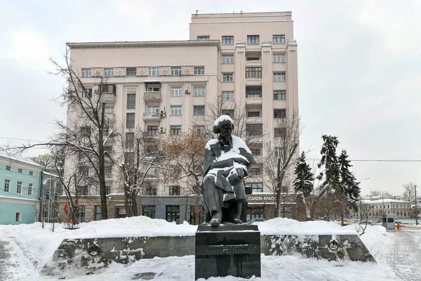 Moscou Rússia Janeiro 2022 Monumento Nikolai Gavrilovich Chernyshevsky Rua Pokrovka — Fotografia de Stock