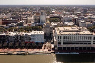 Savannah, Georgia - 23 Şubat 2022 Savannah City Hall 'un altın kubbesi.