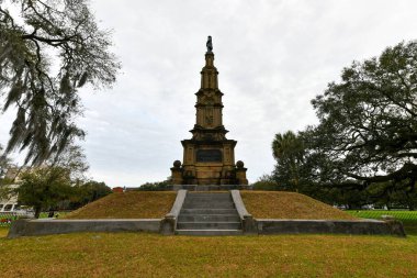 Savannah Georgia 'daki Forsyth Park' ta bulunan İç Savaş Konfederasyonu Heykeli