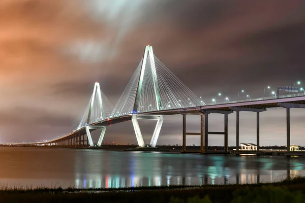 Arthur Ravenel Köprüsü Gece Charleston Güney Carolina Yandı — Stok fotoğraf