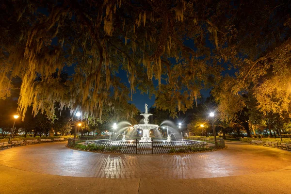 Fuente Iluminada Forsyth Park Savannah Georgia Estados Unidos Por Noche — Foto de Stock
