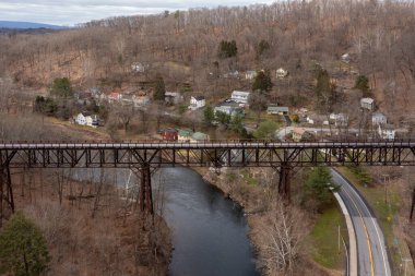 Rosendale, Ny tren sehpa üzerinden Joppenbergh dağ manzarası. Wallkill Rail Trail taşrada NY parçası.