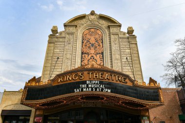 Brooklyn, New York - 5 Mart 2022 Kings Tiyatrosu, eski adıyla Loew 's Kings Tiyatrosu, Brooklyn, New York' un Flatbush mahallesinde.
