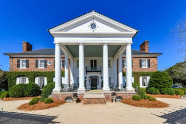 Mount Pleasant, Güney Carolina 'daki Boone Hall Çiftliği. Çiftlik, Amerika 'nın hâlâ faaliyet gösteren en eski çiftliklerinden biri..