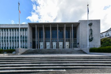 Ponta Delgada, Azores, Portekiz 'deki Adalet Sarayı binası..