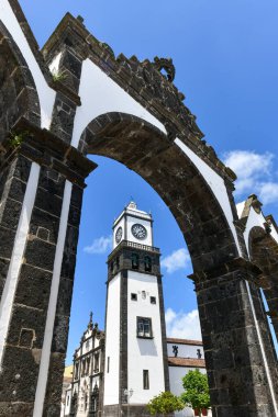 Portas da Cidade, Portekiz 'in Azores kentindeki Sao Miguel Adası Ponta Delgada' nın şehir sembolü..