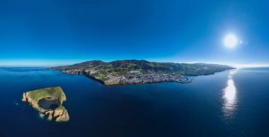 Sao Miguel Adası, Azores, Portekiz 'deki Vila Franca do Campo adasının hava manzarası..