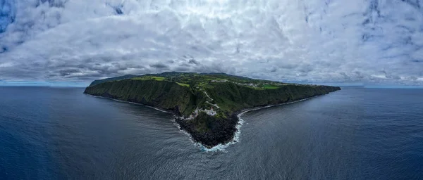 Farol Arnel Egy Kecses Világítótorony Sao Miguel Szigetén Azori Szigeteken — Stock Fotó