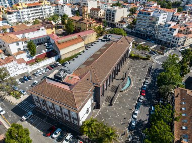 Funchal, Portekiz - 7 Haziran 2022: Funchal Adalet Sarayı veya Funchal Adalet Divanı, kamu binası, Madeira Adası, Portekiz.