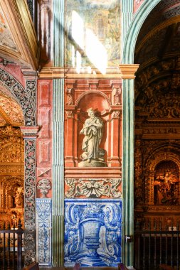 Funchal, Portekiz - 7 Haziran 2023: Funchal 'daki Aziz John Kilisesi (Kolej) 17. yüzyılın en güzel anıtlarından biridir..