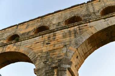 Fransa, Occitanie, Pont du Gard, Provence, Gard, Languedoc-Roussillon 'da antik Roma su kemeri..