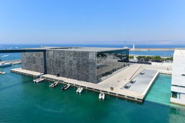Marsilya, Fransa - 14 Temmuz 2022: Fransa 'nın Marsilya kentindeki Mucem Müzesi' nin havadan görünüşü.