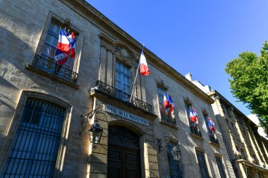 Avignon, Fransa - 16 Temmuz 2022: Avignon, Fransa 'daki Hotel De La Bölgesi' nin Tarihi Cephesi.