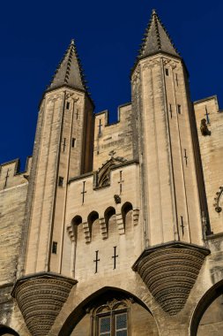 Papalık Sarayı, bir zamanlar kale ve saray, Fransa 'nın Avignon kentindeki Avrupa' nın en büyük ve en önemli ortaçağ Gotik binalarından biri..