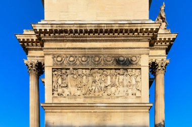 Porte d 'Aix ya da Porte Royale Fransa' nın güneyindeki Marsilya şehrinde zafer kemeridir.