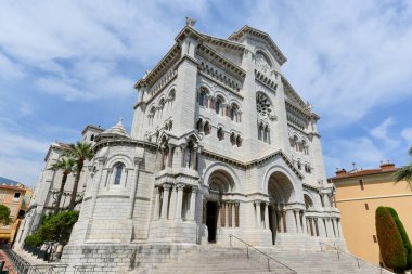 Monaco Ville, Monte Carlo Saint Nicholas Katedrali manzarası. Prenses Grace ve Prens Rainier ve mezarlar için ünlüdür.