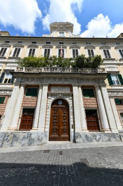 Palazzo Grimaldi della Meridiana, Cenova 'nın tipik tarihi binası. Cenova şehir merkezinde antik bir saray. Yazı: 