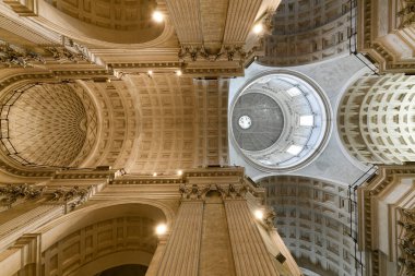 Cenova, İtalya - 31 Temmuz 2022: Carignano, Cenova, İtalya 'da Santa Maria Assunta Bazilikası.