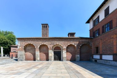 Basilica di Sant Ambrogio 'nun görüntüsü, Milano, Lombardy, Kuzey İtalya