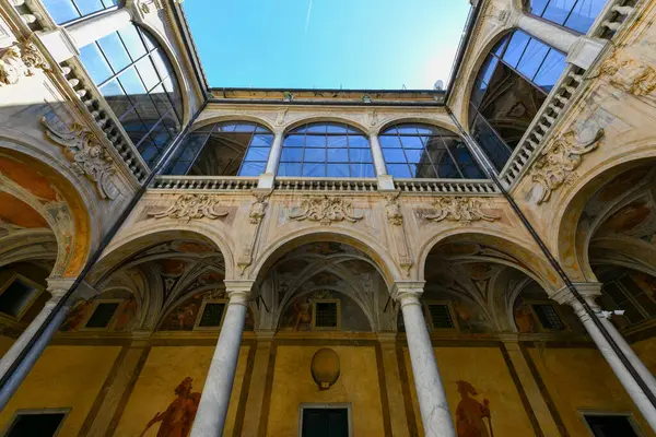 Milan, İtalya - 1 Ağustos 2022 Palazzo Doria-Spinola, İtalya 'nın Ceneviz Eyaleti' nin merkezi..