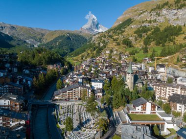 St. Mauritius Kilisesi (Pfarrkirche St. Mauritius), Zermatt, İsviçre.
