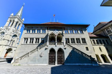 Bern Rathaus Belediyesi. İsviçre 'nin Bern şehrinin ön manzarası..