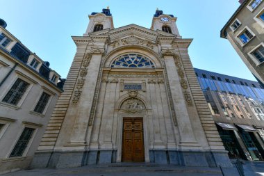 Le Grand Hotel Dieu - Fransa 'nın Lyon Grand Hotel' i. 2019 'da yenilenmiş binada bir otel açıldı..