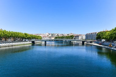 Fransa, Lyon 'daki Saone Nehri üzerindeki Alphonse Jouin Köprüsü.