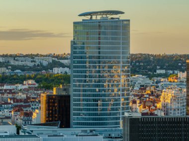 Tour Oxygene (Türkçe: Oksijen Kulesi), Fransa 'nın Lyon şehrinin üçüncü arrondissement bölgesinde La Part-Dieu ilçesinde 28 katlı bir gökdelendir..
