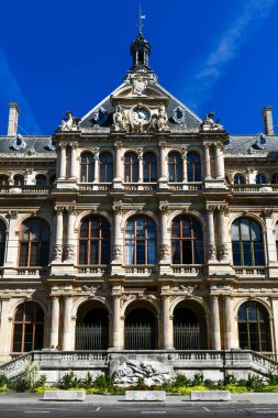 Palais de la Bourse ya da Palais du Commerce, Fransa 'nın Lyon kentindeki tarihi bir anıt.