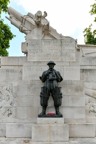 2022年8月28日 查尔斯 贾格尔和莱昂内尔 皮尔逊的皇家炮兵纪念碑 图库照片