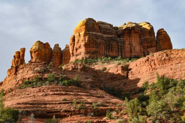 Sedona, Arizona 'nın doğası ve doğal kaya oluşumları.
