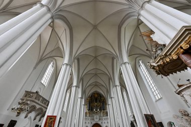 Berlin, Almanya - 5 Temmuz 2023: Marienkirche anlamı St Mary Kilisesi, Berlin, Almanya.