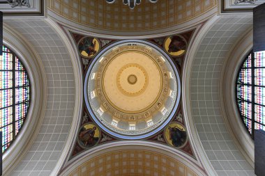 Potsdam, Almanya - 4 Haziran 2023: Potsdam City 'deki St. Nicholas Kilisesi iç görünümü