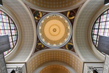 Potsdam, Almanya - 4 Haziran 2023: Potsdam City 'deki St. Nicholas Kilisesi iç görünümü