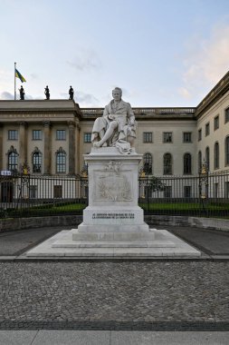 Humboldt Üniversitesi Berlin 'de Unter den Linden Bulvarı, Almanya.