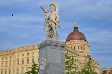 Berliner Schloss, Berlin, Almanya 'da bir saray. 1443 'ten 1918' e kadar Hohenzollern Hanesi 'nin ana ikametgahıydı..