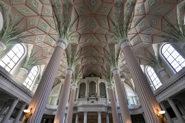 Leipzig, Almanya - 10 Haziran 2023: Nikolaikirch St Nicholas Kilisesi Leipzig Almanya 'da Johann Sebastian Bach' ın St John Passion 'ın dünya prömiyerini yaptığı yer