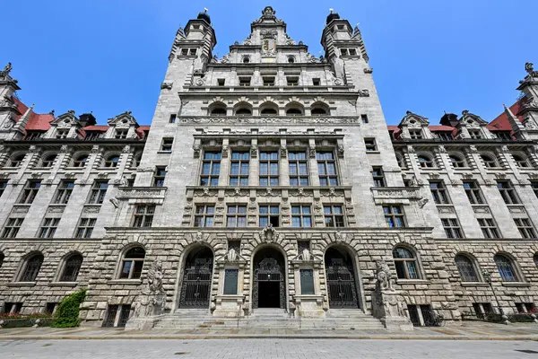 Burgplatz meydanı Leipzig, Saksonya, Almanya yeni Belediye Binası (Neues Rathaus) görüntülemek