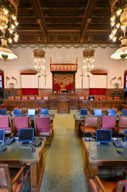 Kopenhag, Danimarka - 17 Haziran 2023: Kopenhag Belediye Binası İçişleri. Danimarka 'daki Tarihi Belediye Binası. Kopenhag 'ın merkezindeki Meydan' da bulunan Kobenhavns binası..