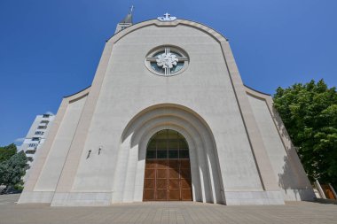 Bosna-Hersek 'in Mostar kentindeki Fransisken manastırı ve St. Peter ve Paul Kilisesi.