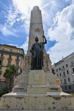 Salerno, İtalya - 5 Ağustos 2023: Salerno, İtalya 'daki Büyük Yol' un anısına Savaş Anıtı.