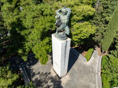 Herceg Novi, Karadağ - 1 Ağustos 2023: İkinci Dünya Savaşı 'nda hayatını kaybeden askerler ve faşizm mağdurları anıtı, Savina. Karadağ, Herceg Novi.