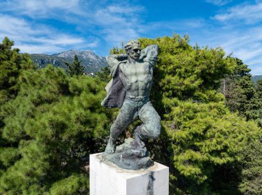 Herceg Novi, Karadağ - 1 Ağustos 2023: İkinci Dünya Savaşı 'nda hayatını kaybeden askerler ve faşizm mağdurları anıtı, Savina. Karadağ, Herceg Novi.