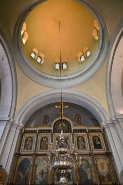 Kotor, Karadağ - 1 Ağustos 2023: Kotor, Karadağ 'daki Aziz Nicholas Kilisesi. 1902-1909 yılları arasında Kotor kentinde inşa edilmiş bir Sırp Ortodoks kilisesi..