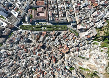 Puglia kasabasındaki Gravina şehri. Apulia, İtalya ve Avrupa 'nın çekici bahar manzarası.