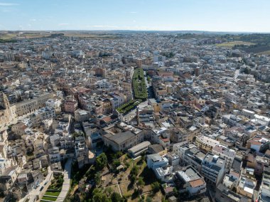 Puglia kasabasındaki Gravina şehri. Apulia, İtalya ve Avrupa 'nın çekici bahar manzarası.